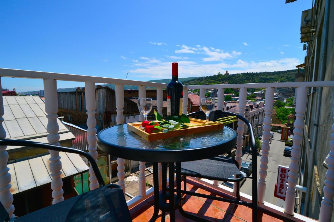Hotel Blissdom Тбилиси Экстерьер фото