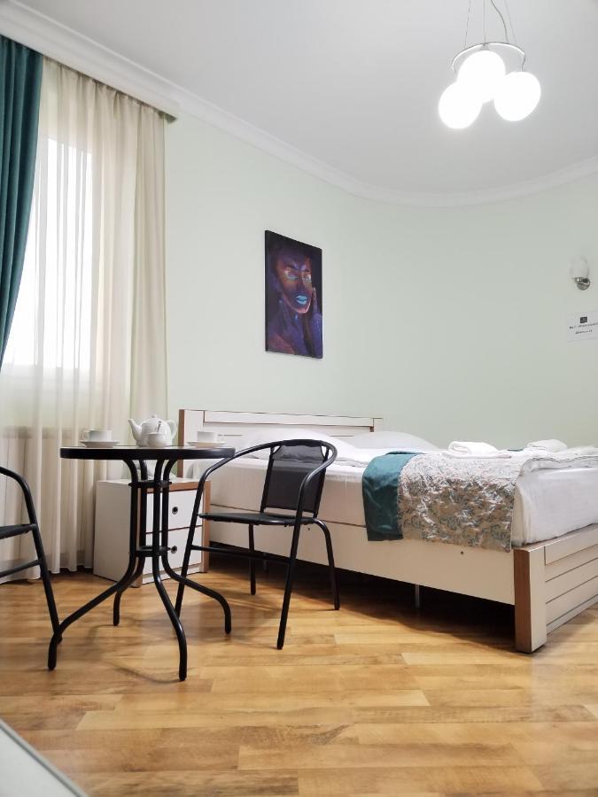 Hotel Blissdom Тбилиси Экстерьер фото