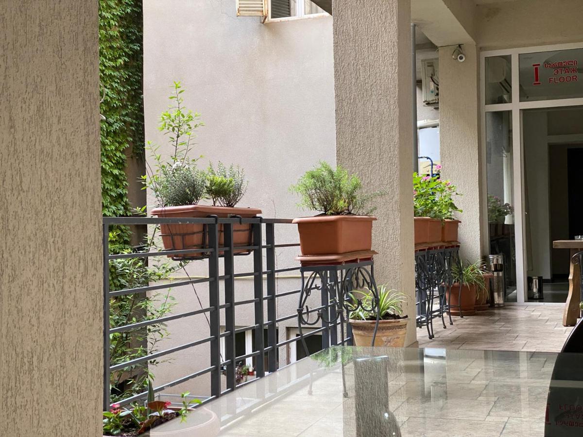 Hotel Blissdom Тбилиси Экстерьер фото